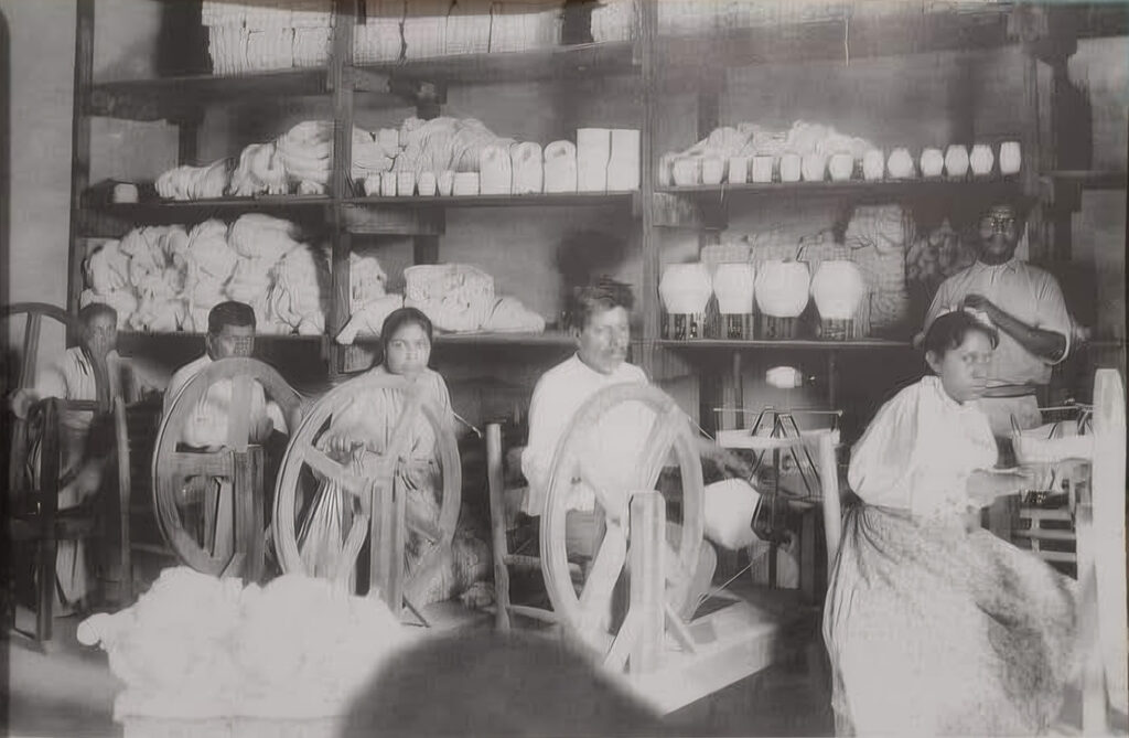 Fabrica textil nuevo leon 1900 blanco y negro